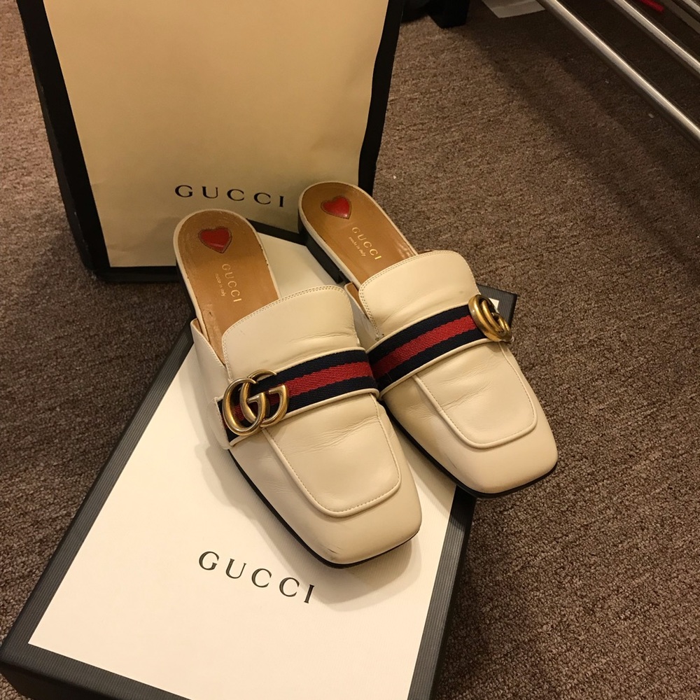 GUCCI DOUBLE G LEATHER SLIPPER SLIDES